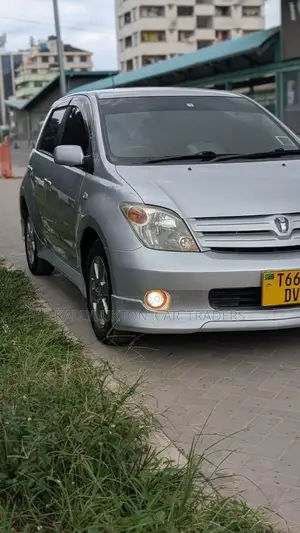Toyota IST 2007 Silver