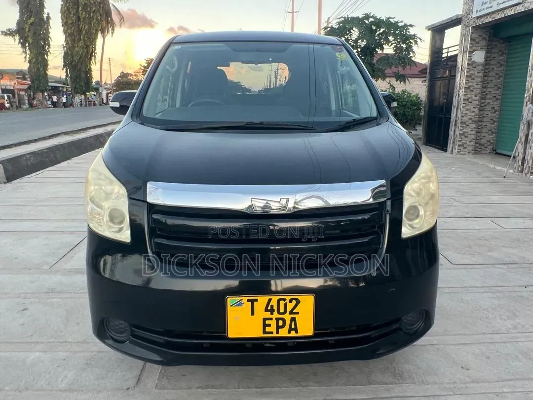 Toyota Noah 2008 Black