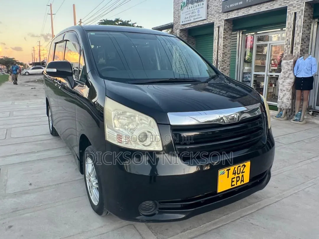 Toyota Noah 2008 Black