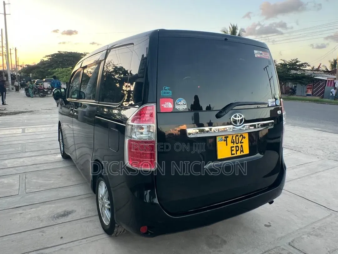 Toyota Noah 2008 Black