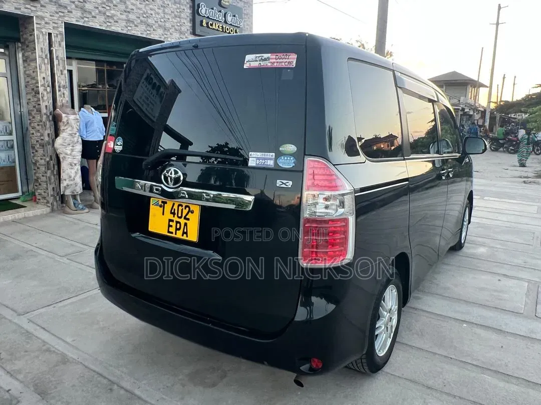 Toyota Noah 2008 Black