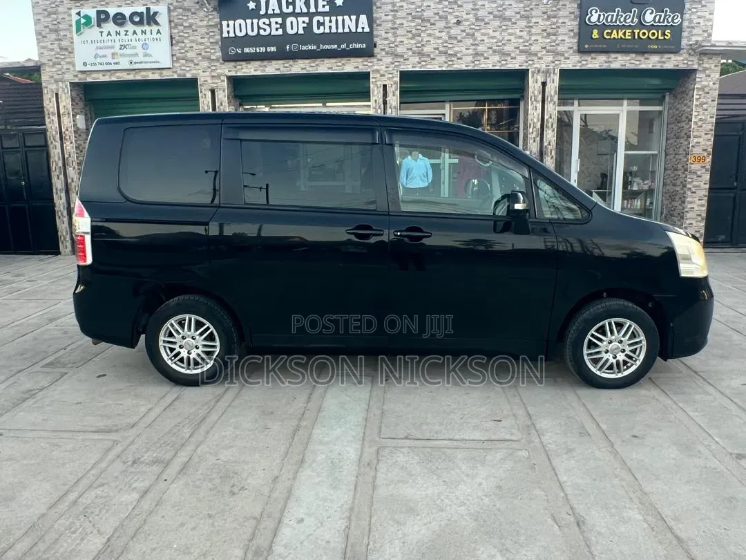 Toyota Noah 2008 Black
