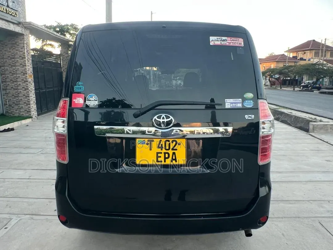 Toyota Noah 2008 Black