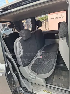 Toyota Sienta 2005 Gray