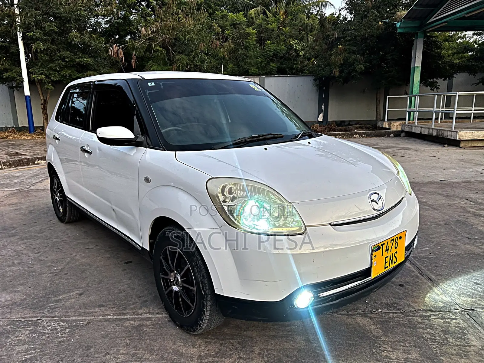 Mazda Verisa 2010 White