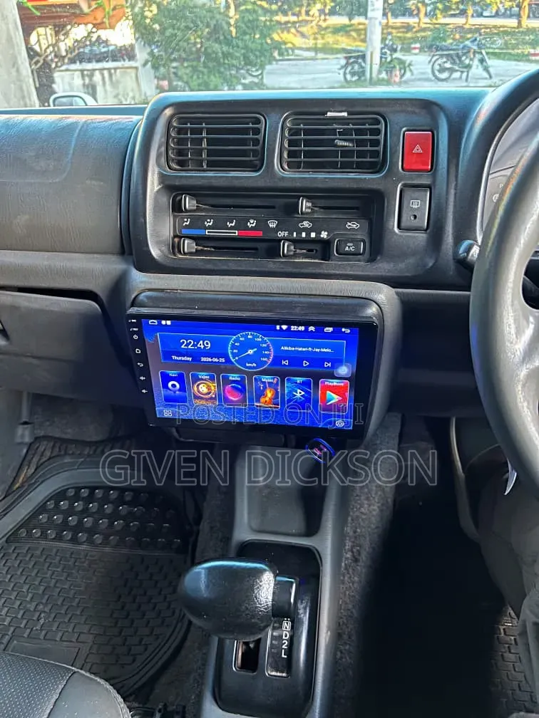 Suzuki Jimny 2000 White