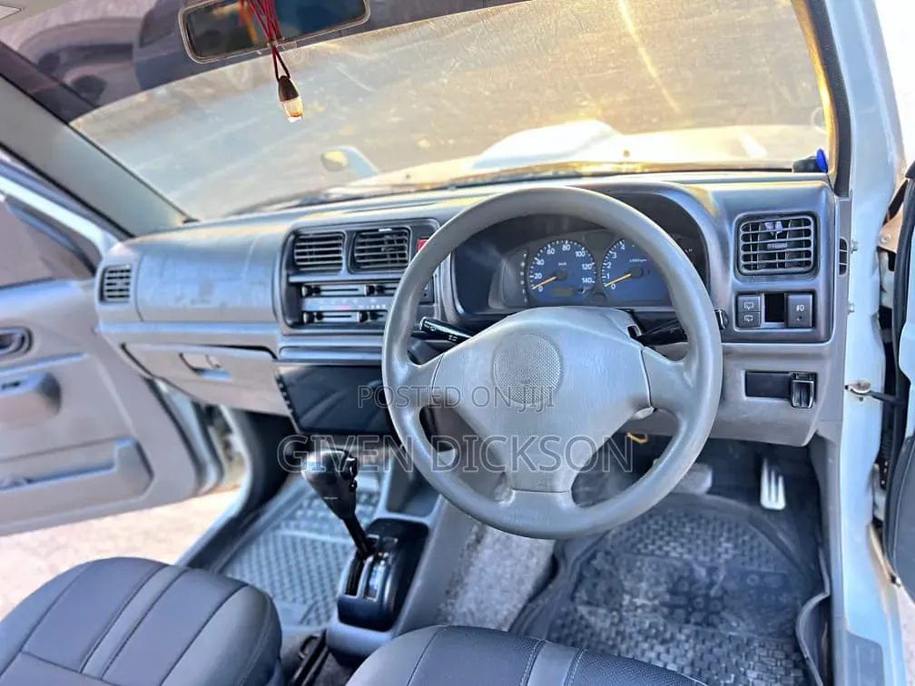 Suzuki Jimny 2000 White