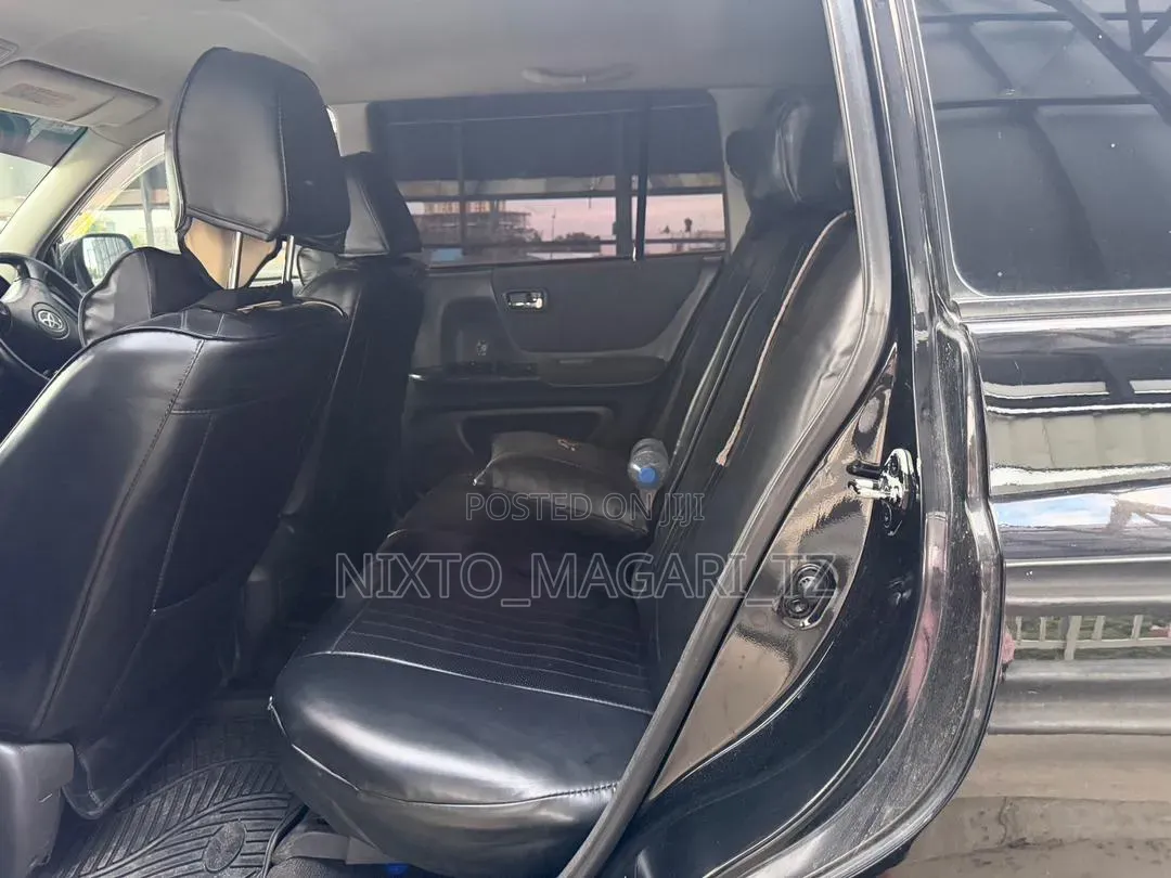 Toyota Kluger 2004 Black