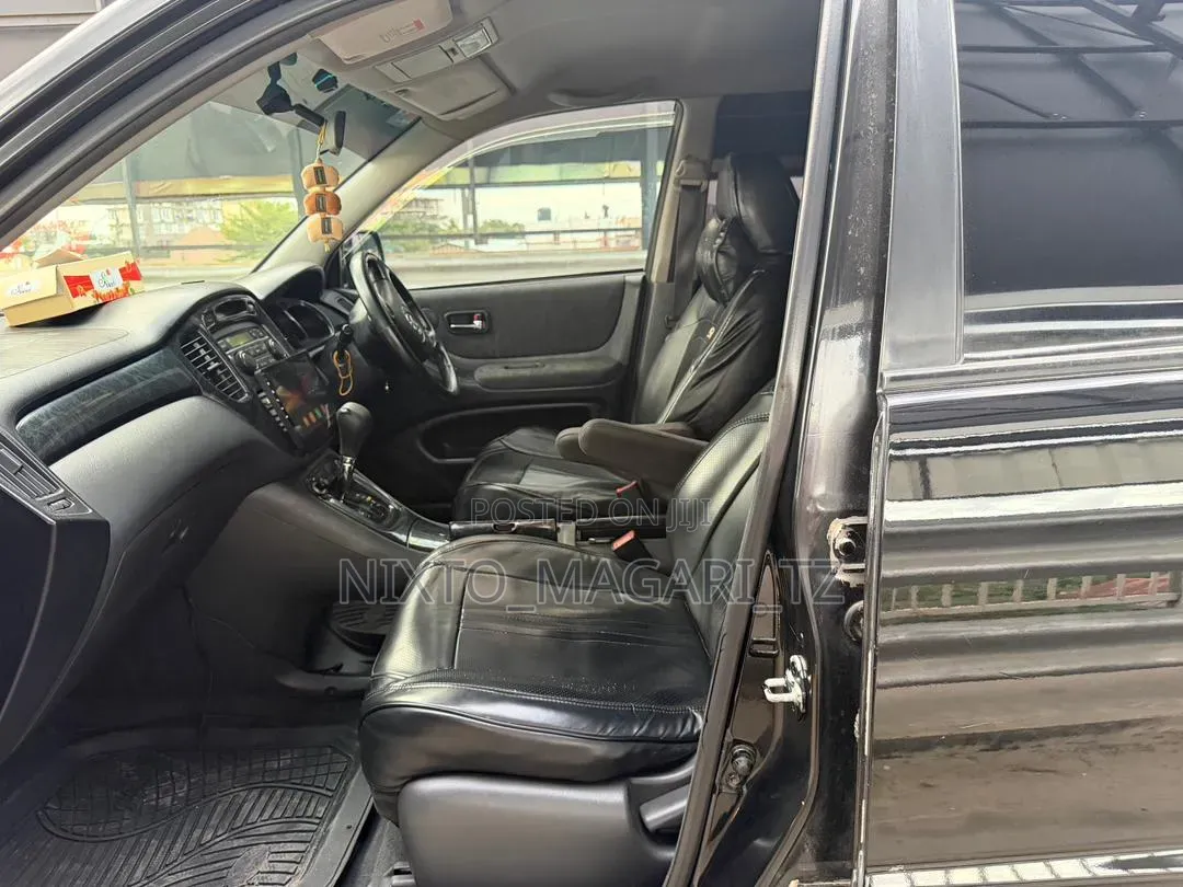 Toyota Kluger 2004 Black