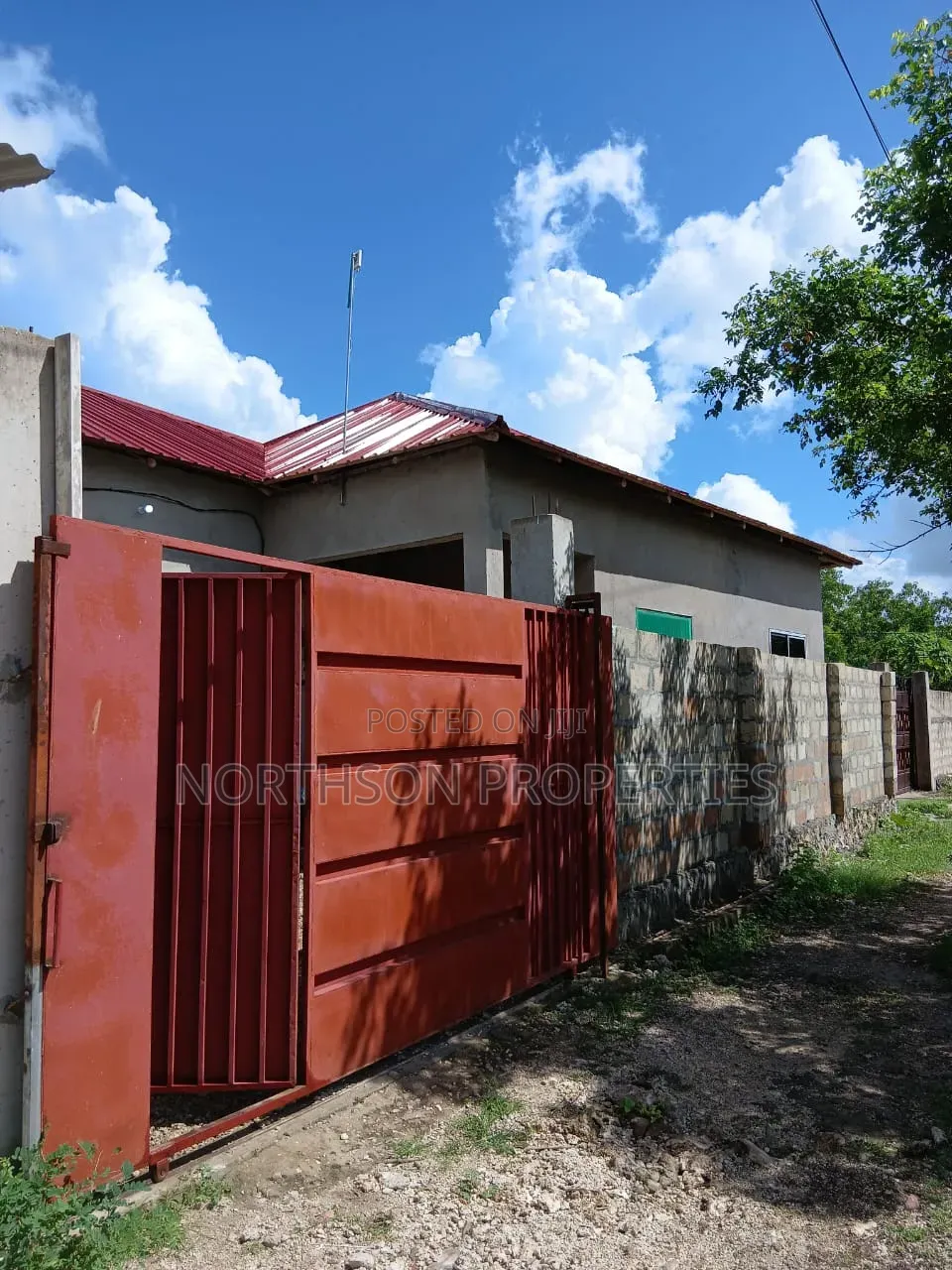 2bdrm House in Kusini for sale