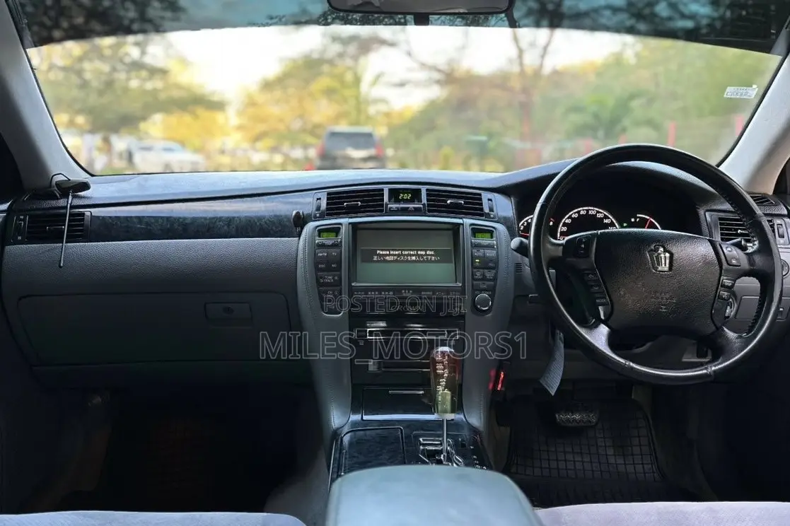 Toyota Crown 2004 Black