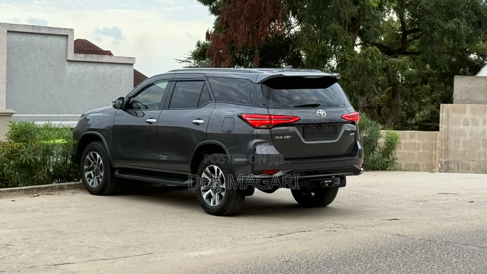 Toyota Fortuner 2024 Black