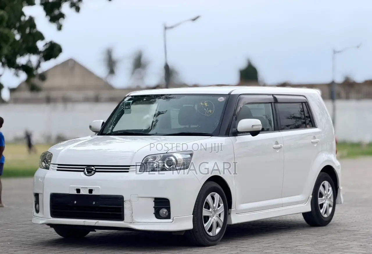Toyota Corolla Rumion 2008 White