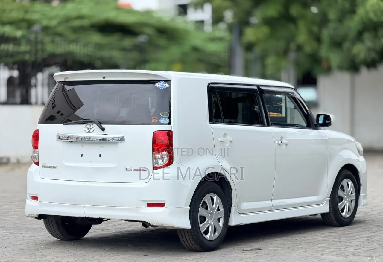 Toyota Corolla Rumion 2008 White