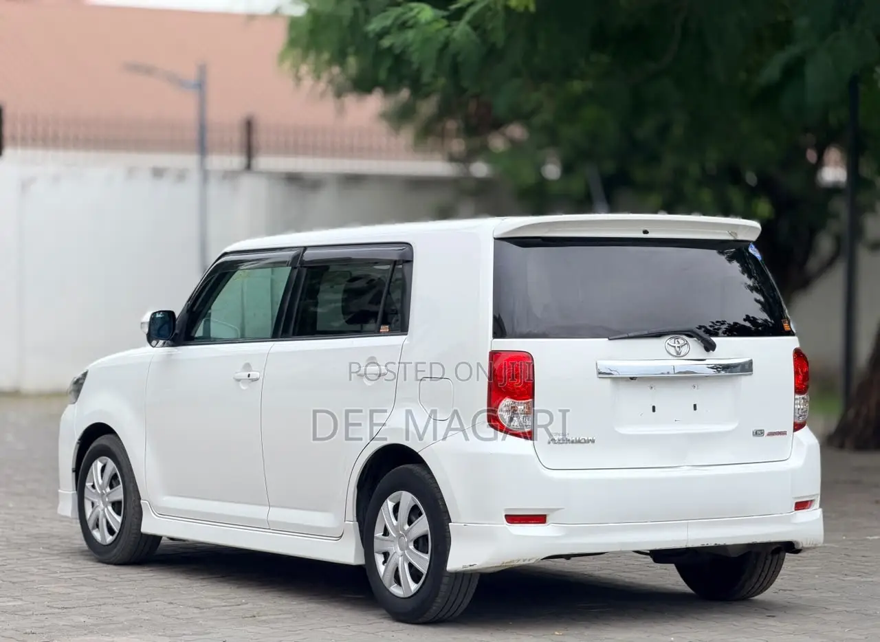 Toyota Corolla Rumion 2008 White