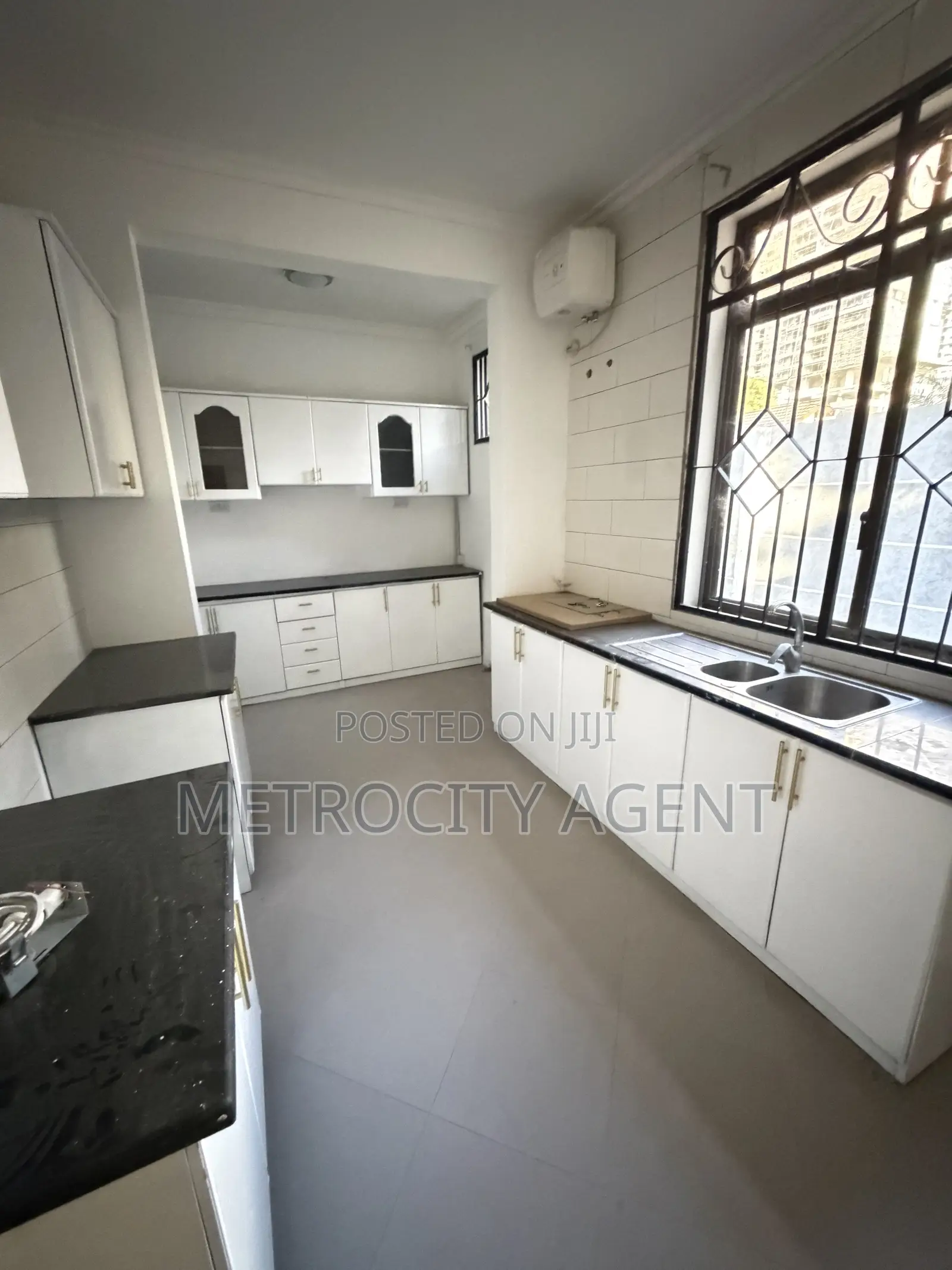 8bdrm Maisonette in Metro Estate, Mikocheni for rent