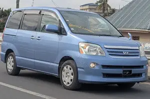 Toyota Voxy 2006 Blue
