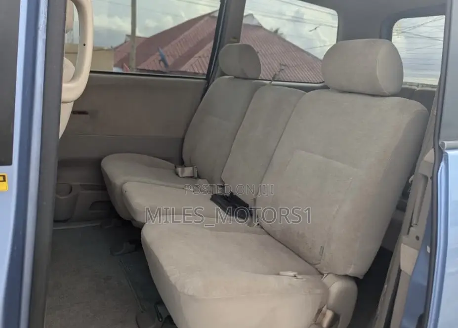Toyota Voxy 2006 Blue