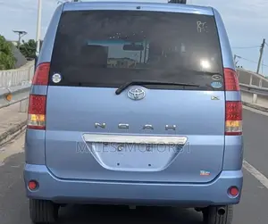 Toyota Voxy 2006 Blue