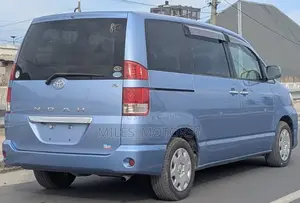 Toyota Voxy 2006 Blue