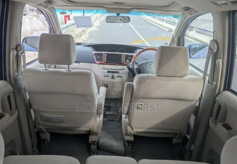 Toyota Voxy 2006 Blue