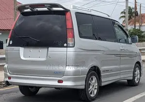 Toyota Noah 2001 Silver
