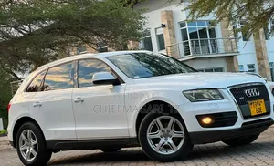 Audi Q5 2009 Pearl