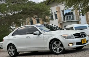 Mercedes-Benz C200 2010 Pearl