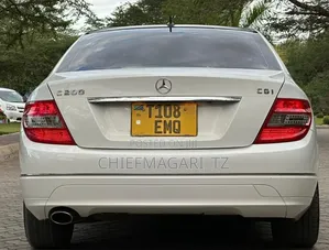 Mercedes-Benz C200 2010 Pearl
