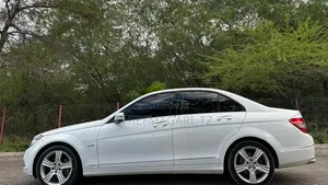 Mercedes-Benz C200 2010 Pearl