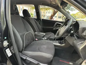 Toyota Vanguard 2011 Black