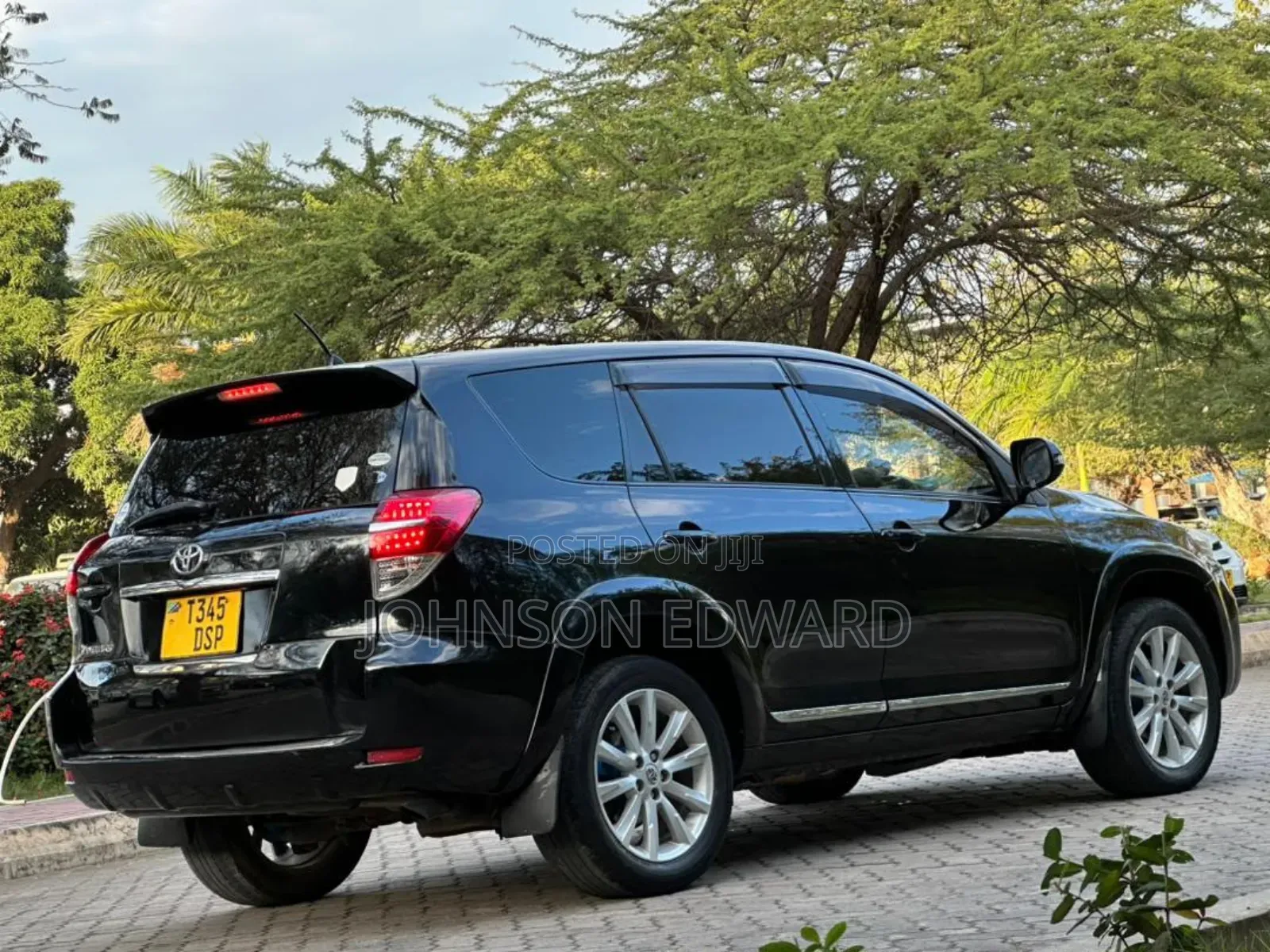 Toyota Vanguard 2011 Black
