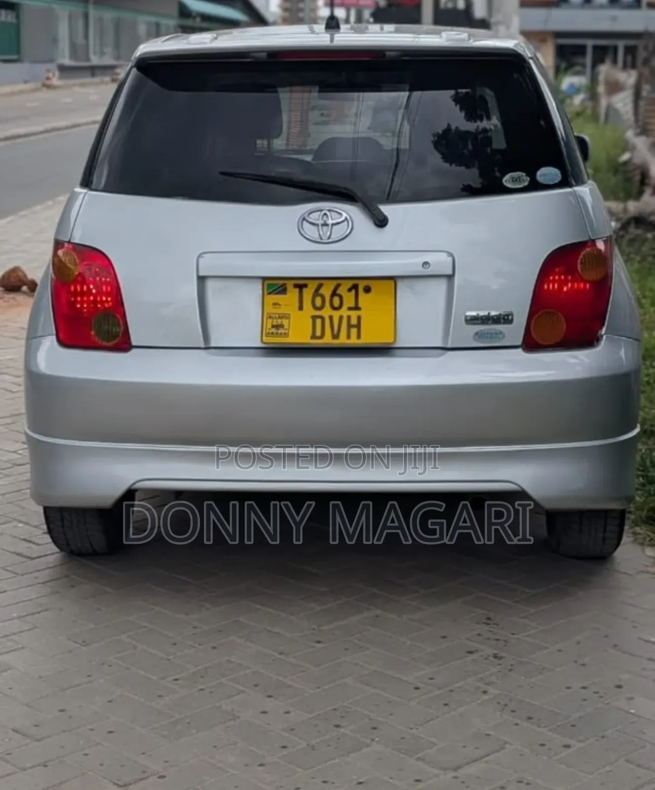 Toyota IST 2004 Silver