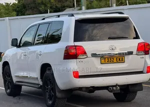 Toyota Land Cruiser 2014 Off white