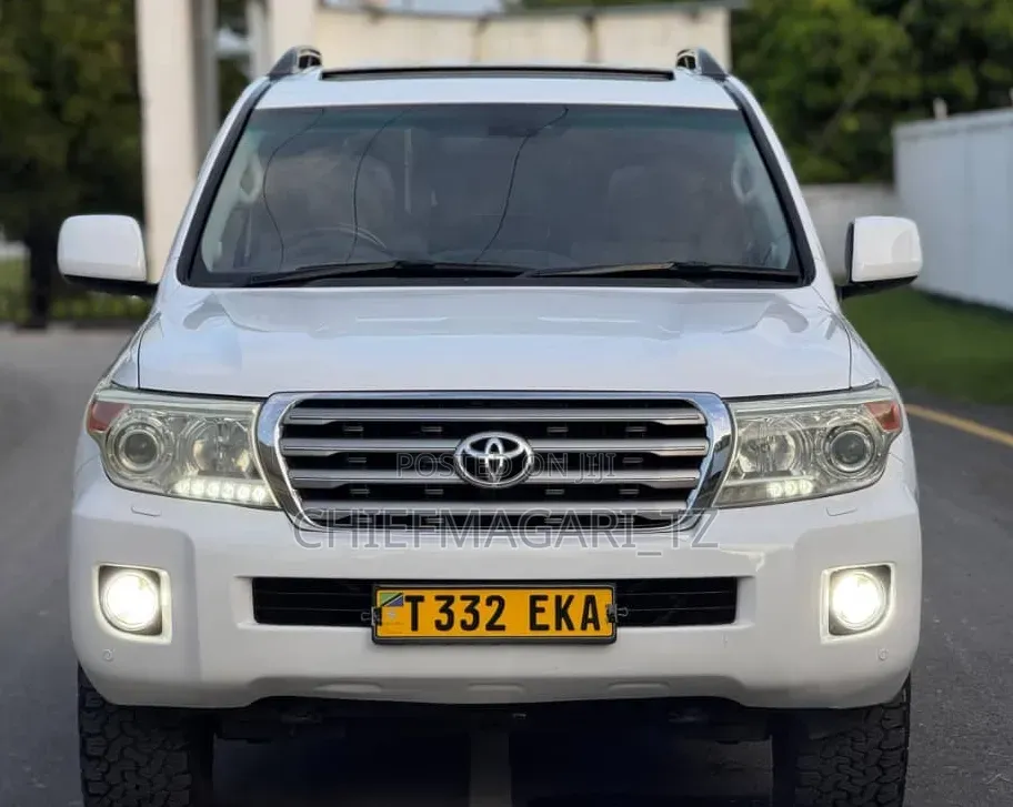 Toyota Land Cruiser 2014 Off white