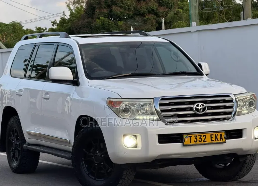 Toyota Land Cruiser 2014 Off white