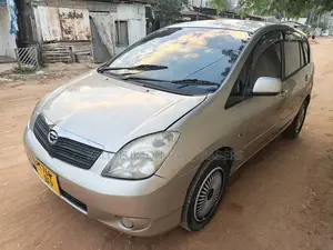 Toyota Corolla Spacio 2006 Gold