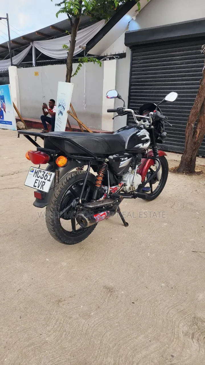 Bajaj Boxer 125 2022 Black