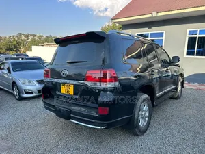 Toyota Land Cruiser 2010 Black