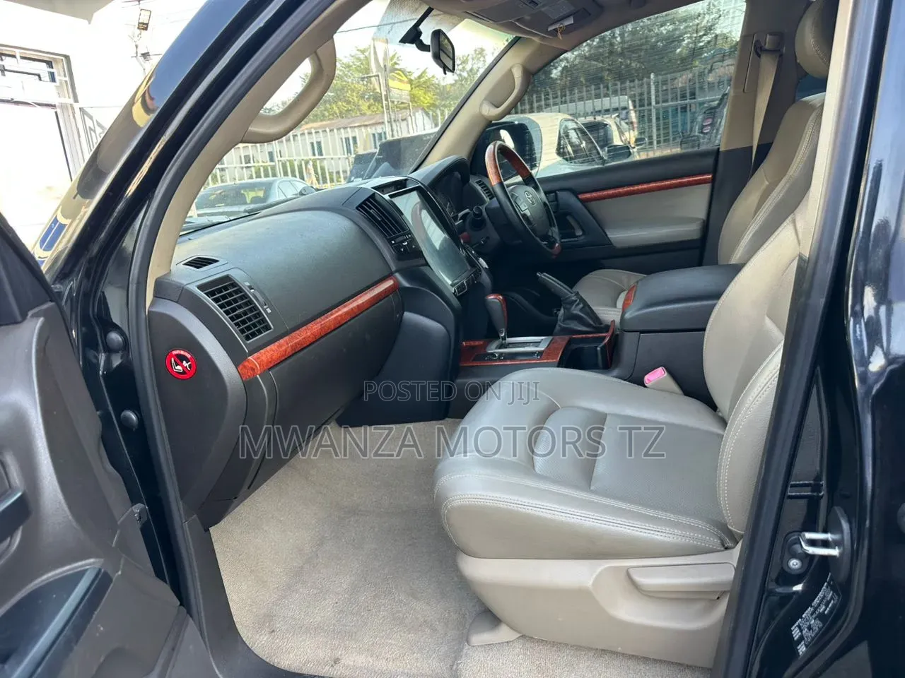 Toyota Land Cruiser 2010 Black