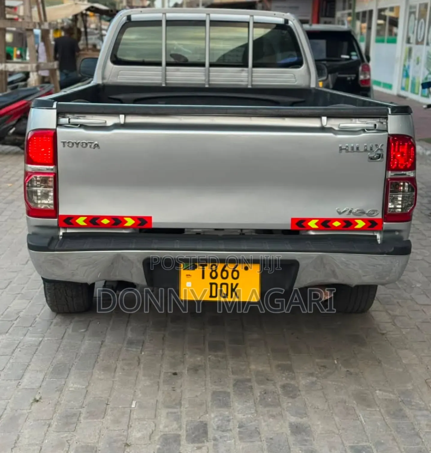 Toyota Hilux 2011 Gray