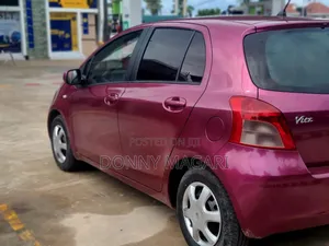 Toyota Vitz 2006 Maroon