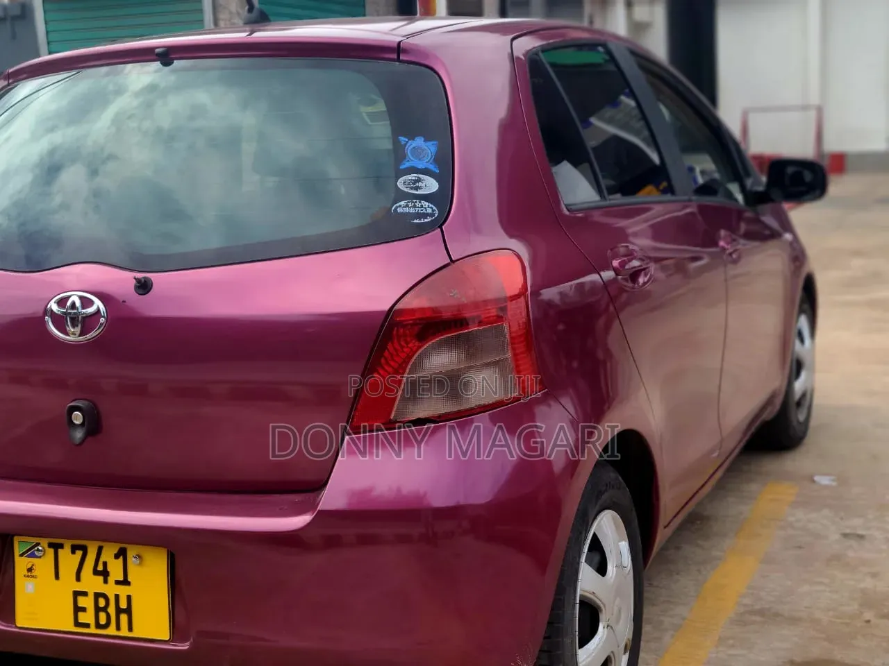 Toyota Vitz 2006 Maroon