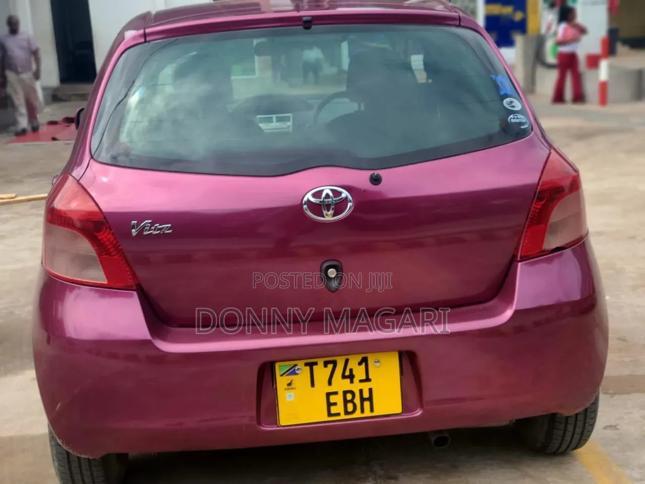 Toyota Vitz 2006 Maroon