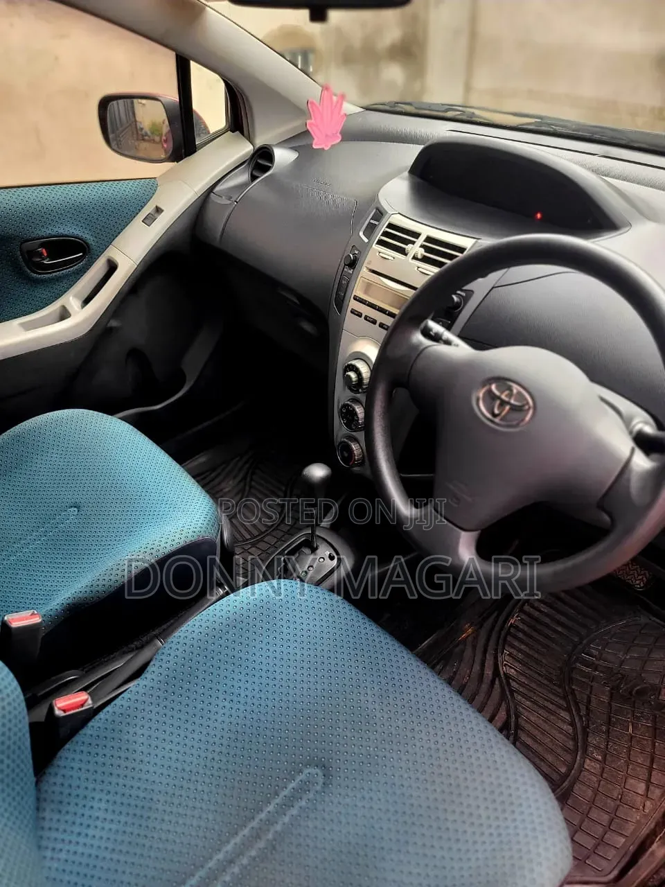 Toyota Vitz 2006 Maroon