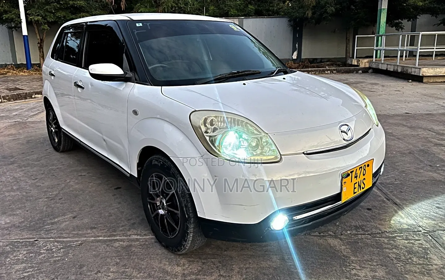 Mazda Verisa 2010 White