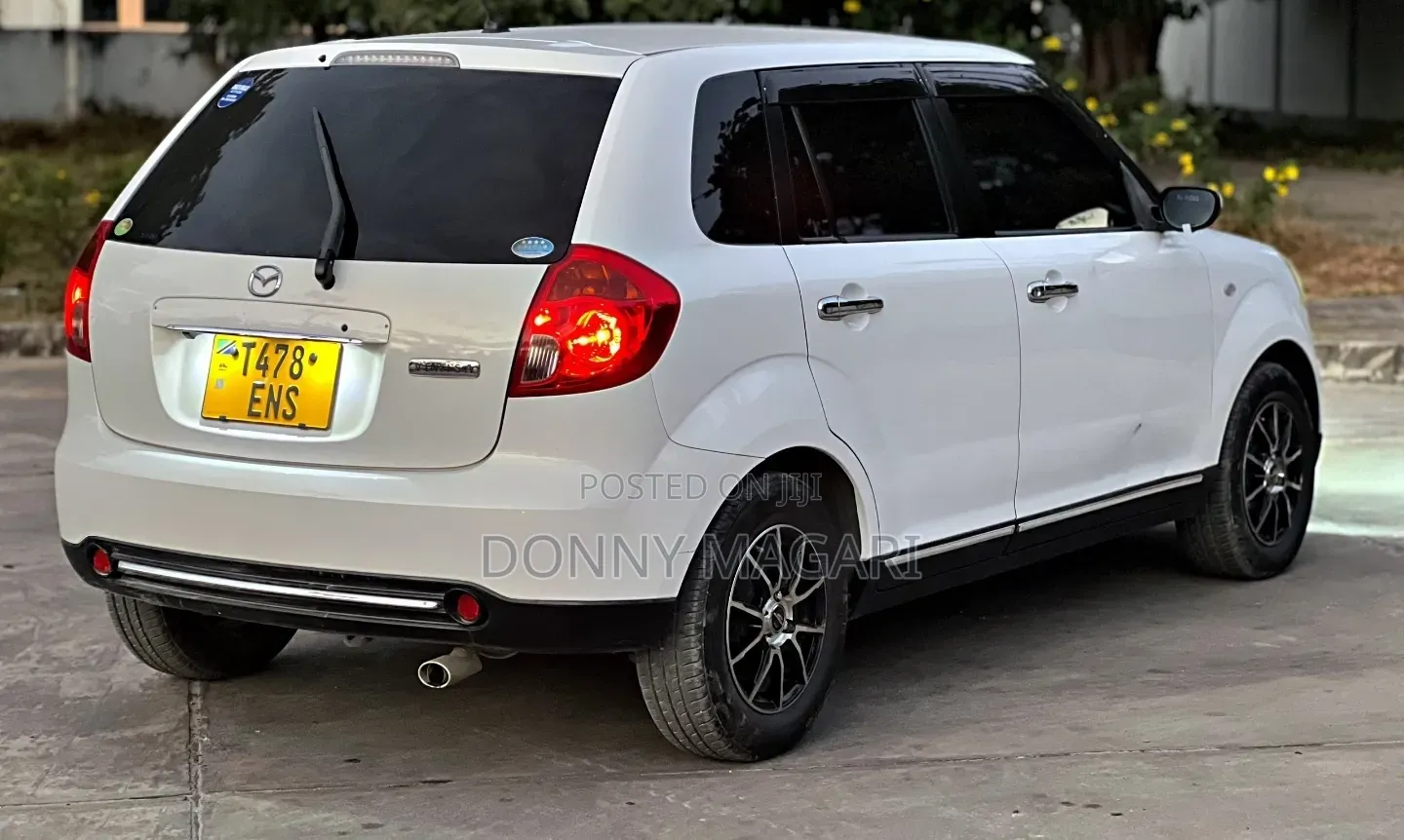Mazda Verisa 2010 White