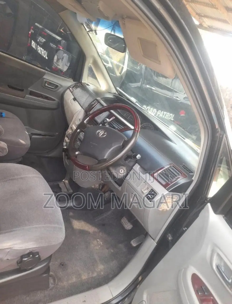 Toyota Noah 2005 Black