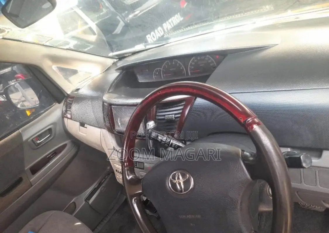 Toyota Noah 2005 Black