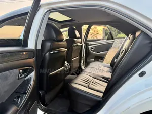 Toyota Crown 2007 White